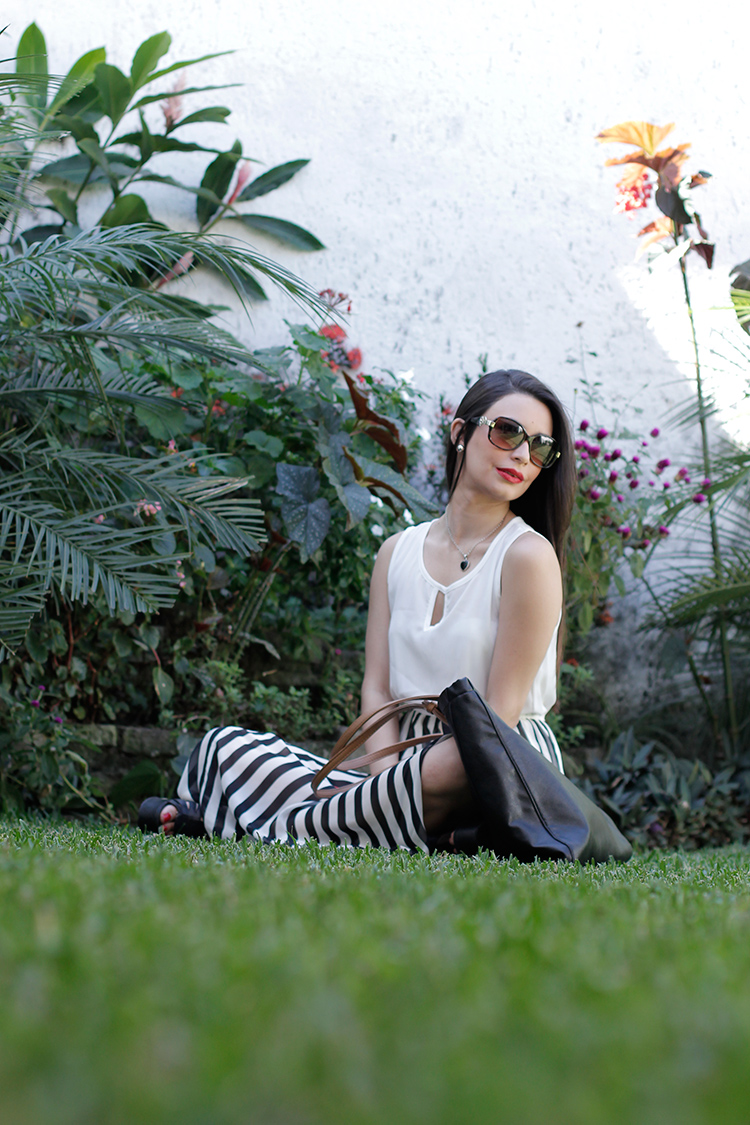 Fashion - Black-&-White-Striped-Maxi-Dress by Sonia Valdés