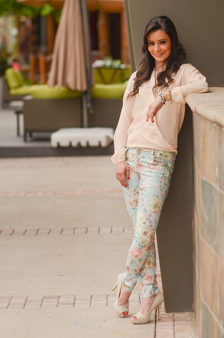 Fashion - Floral Print In Pastel Colors by Sonia Valdés