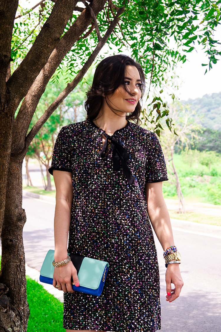 Vestido Negro Con Hilos De Colores