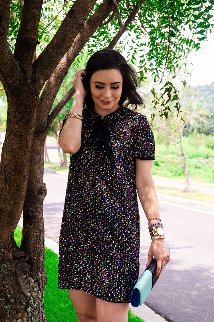 Vestido Negro Con Hilos De Colores