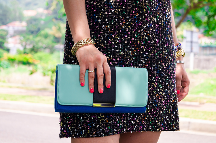 Vestido Negro Con Hilos De Colores