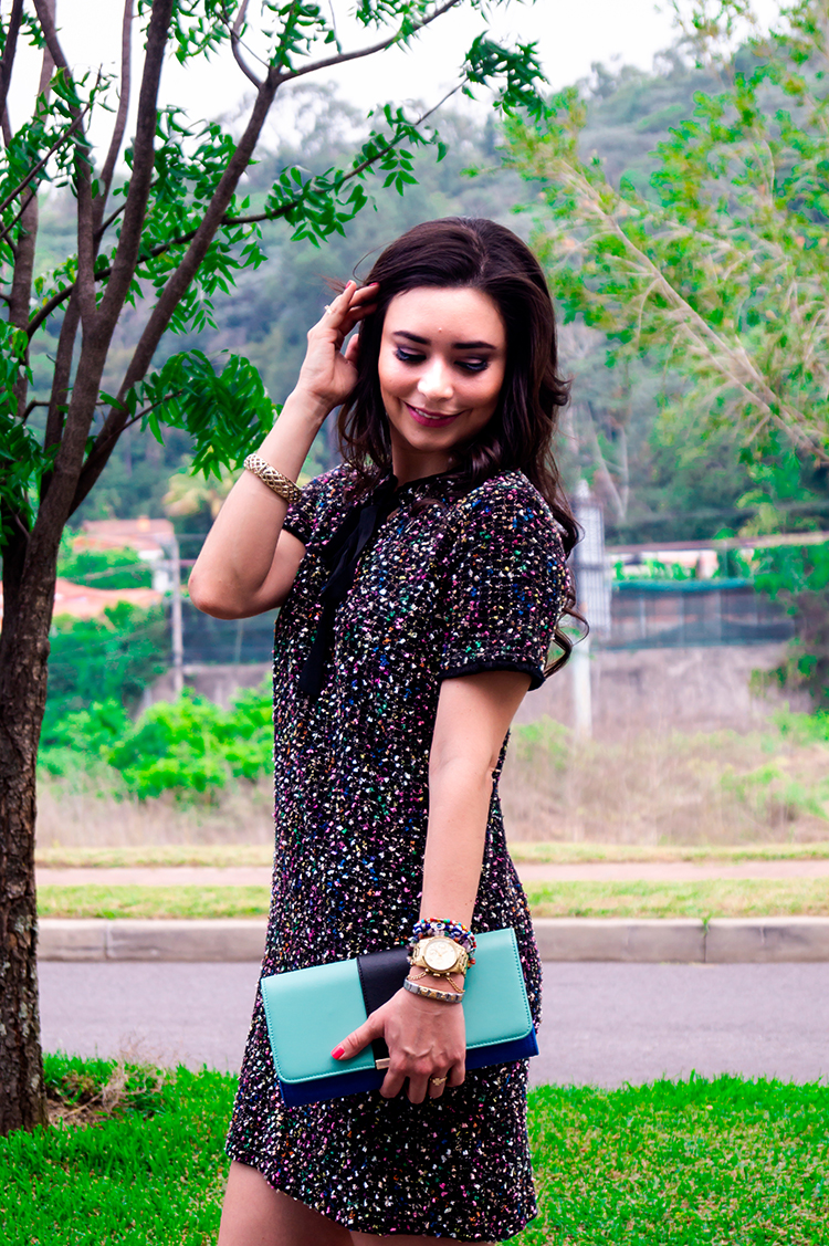 Vestido Negro Con Hilos De Colores