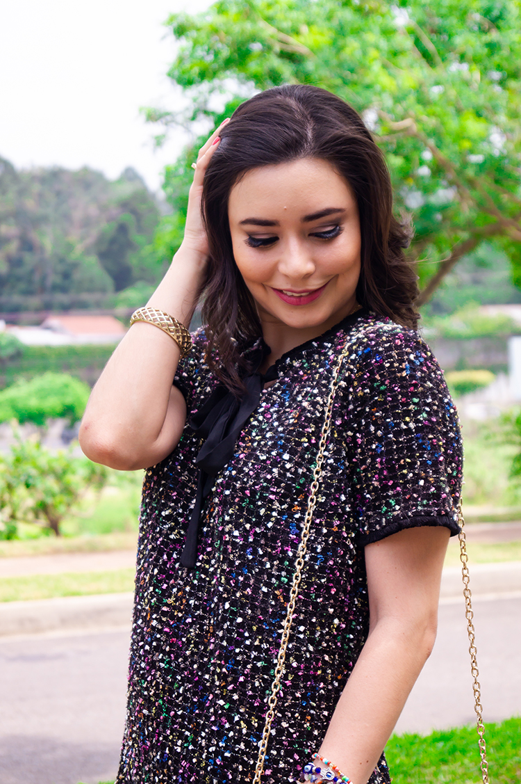 Vestido Negro Con Hilos De Colores