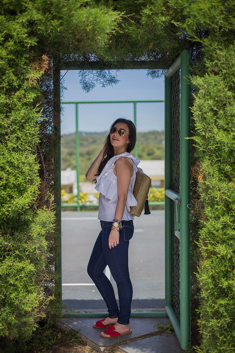 Combinación De Colores Clásicos En Un look Moderno Rojo, Azul y Blanco