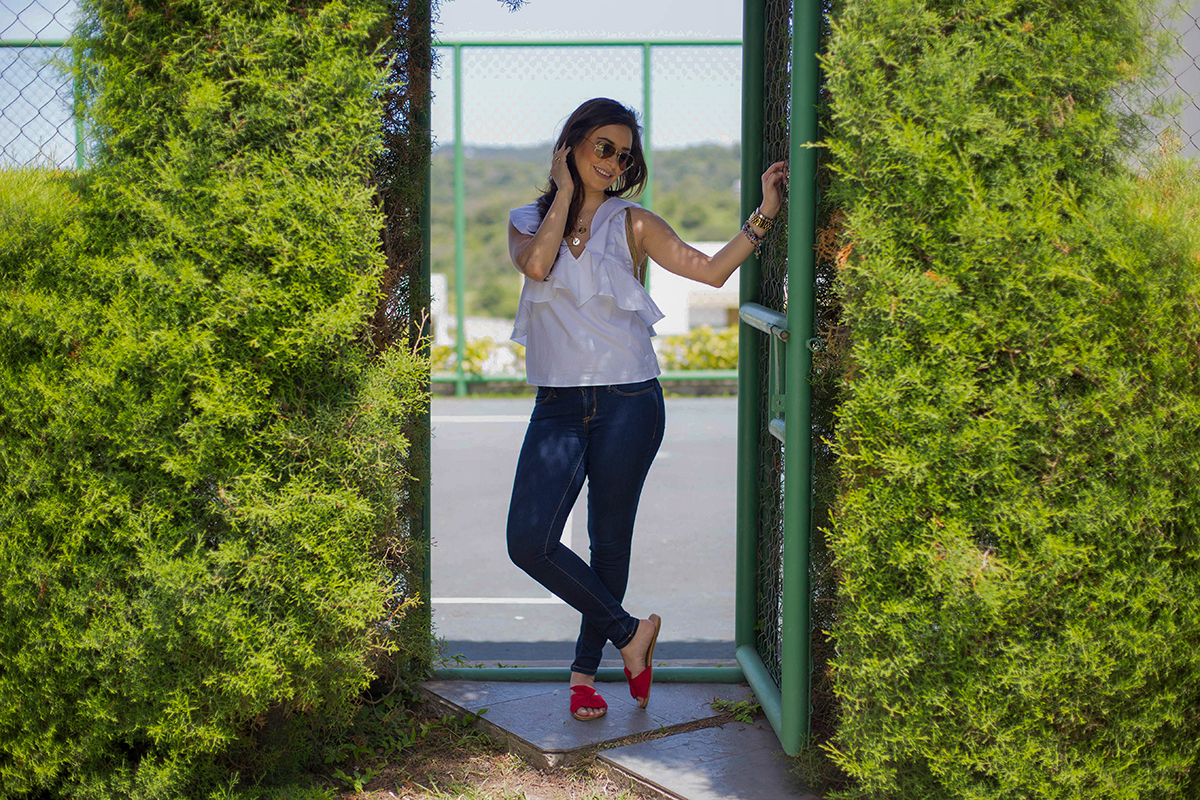 Combinación De Colores Clásicos En Un look Moderno Rojo, Azul y Blanco