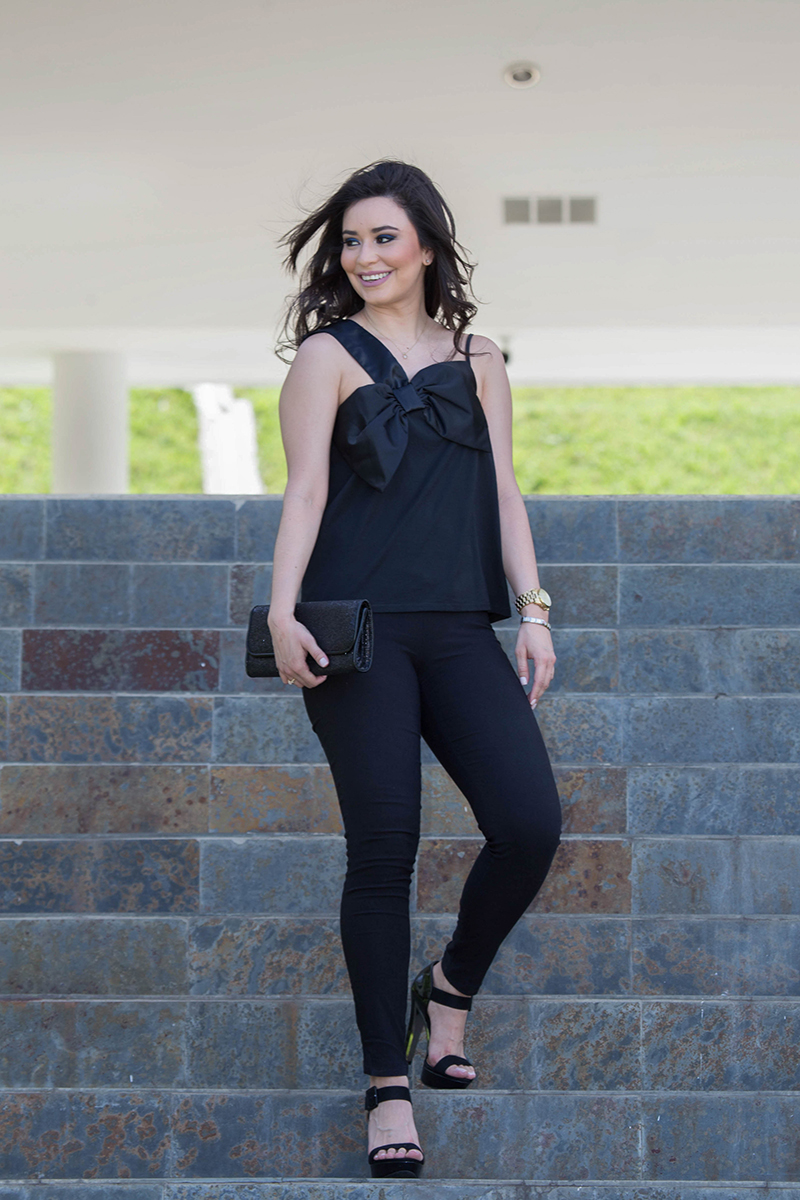 outfit-negro-monocromatico-look completamente negro