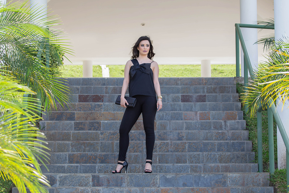 outfit-negro-monocromatico-look completamente negro