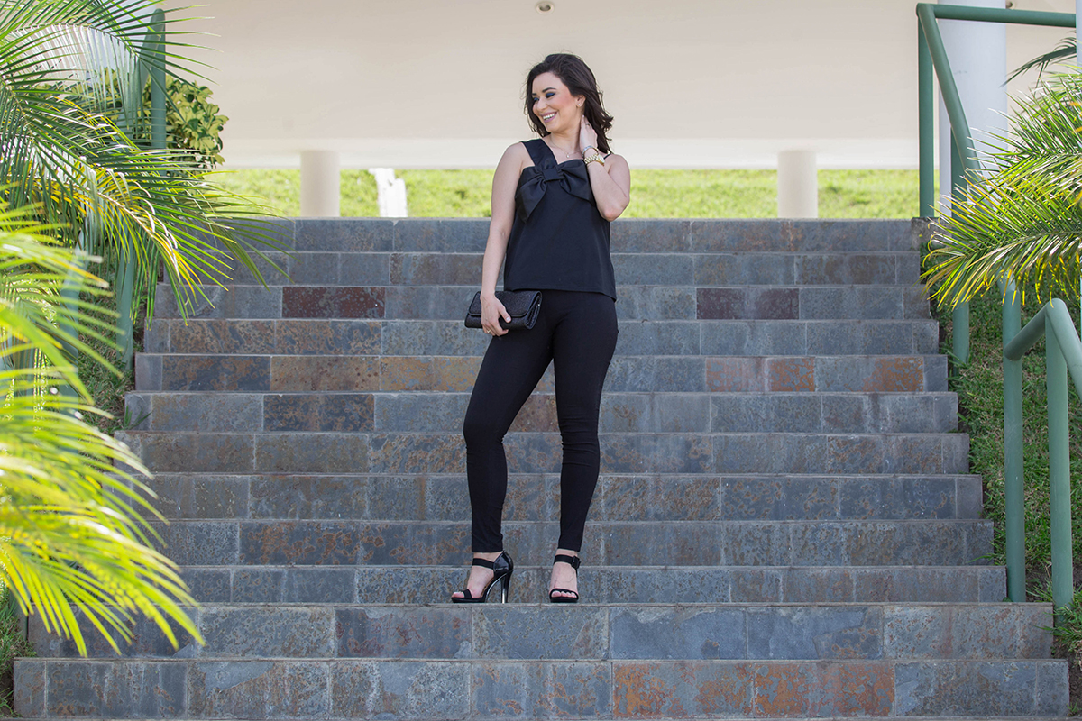 outfit-negro-monocromatico-look completamente negro