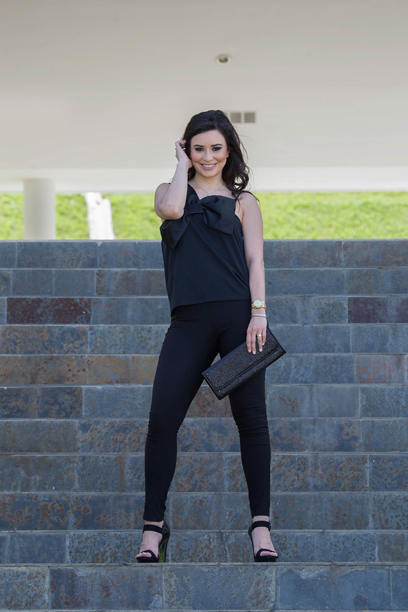 outfit-negro-monocromatico-look completamente negro