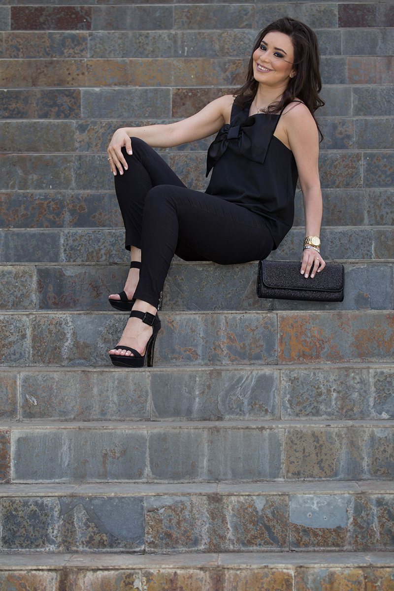 outfit-negro-monocromatico-look completamente negro