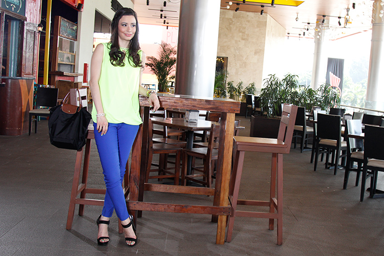 Fashion - Neon Green & Blue by Sonia Valdés